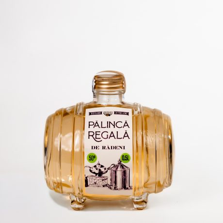 Pălincă regală de Rădeni maturată in butoi de dud